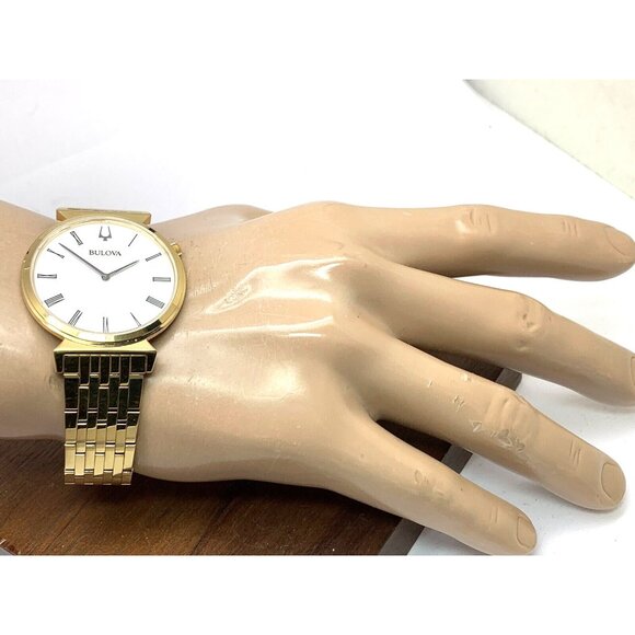 Bulova Men's Watch 97A153 Regatta Quartz White Dial Gold Stainless Steel 38mm - Picture 4 of 12